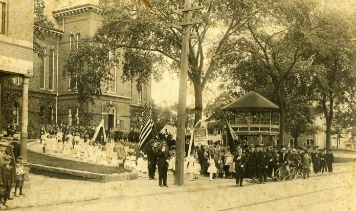 A Rich Heritage: The Portuguese-Speaking Community in Massachusetts